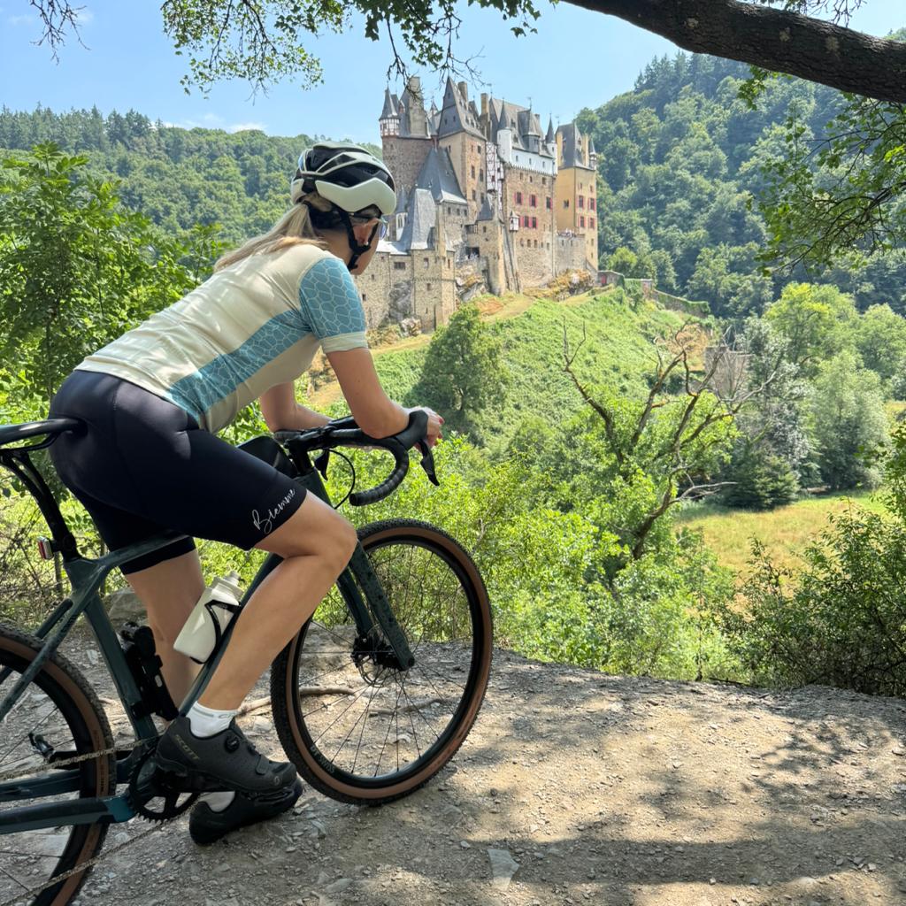 # mrsgraveliciousDBM💙