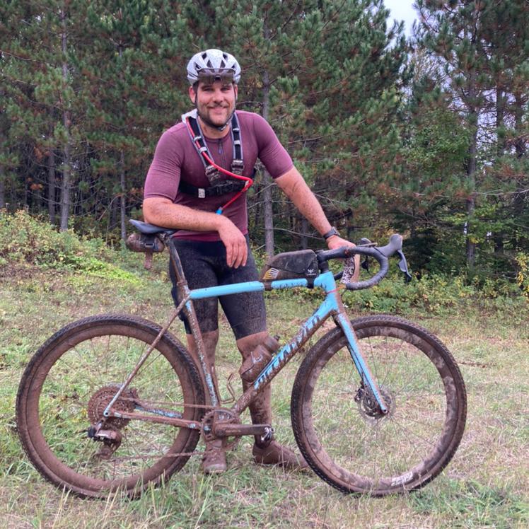 6 Bed Head / Travelerz