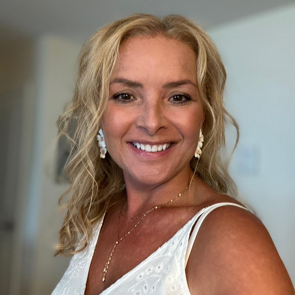 Yvonne James🇵🇱