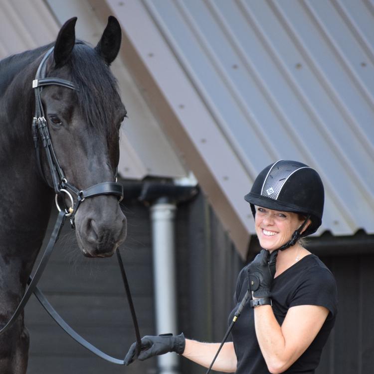 Nicola Crowther (GXY)